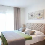 La Mar Villa *