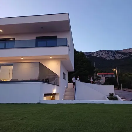La Mar Villa *