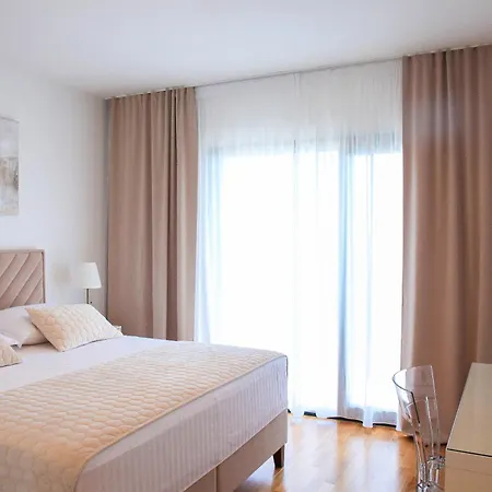La Mar Villa