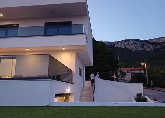 La Mar Villa *