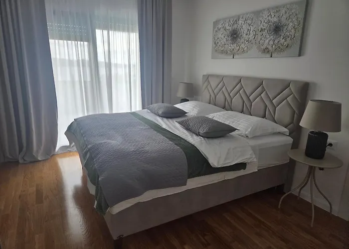 La Mar Villa